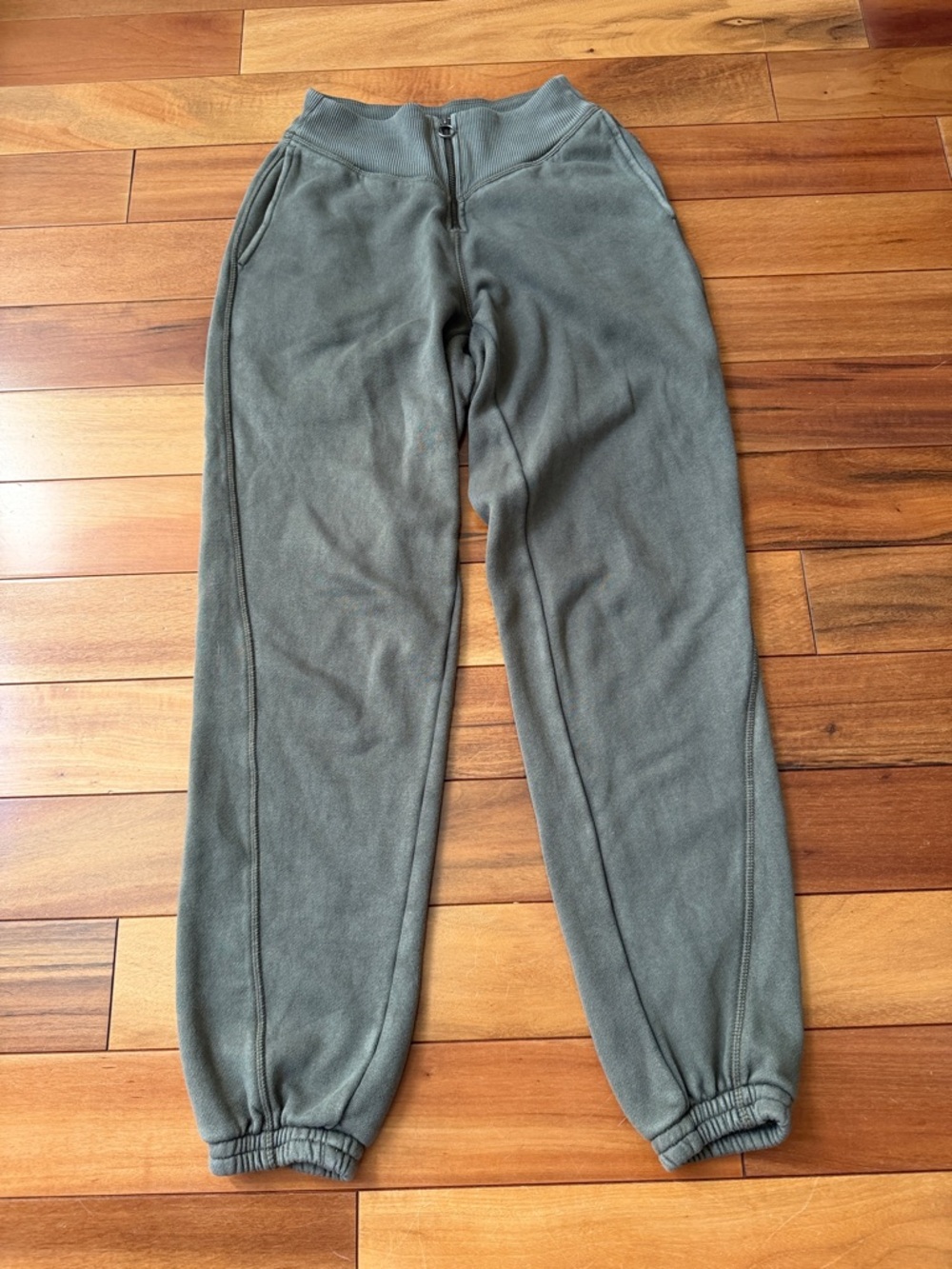 Aerie Olive Green Joggers - Picture 2 of 3